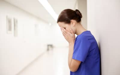 Un tribunal dicta que l’ansietat d’una infermera amenaçada pels familiars de la pacient és accident laboral
